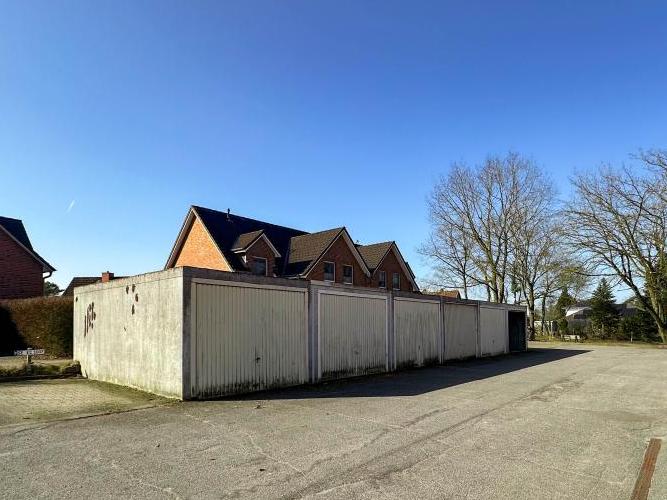 4 Zimmer Wohnung: Garagen