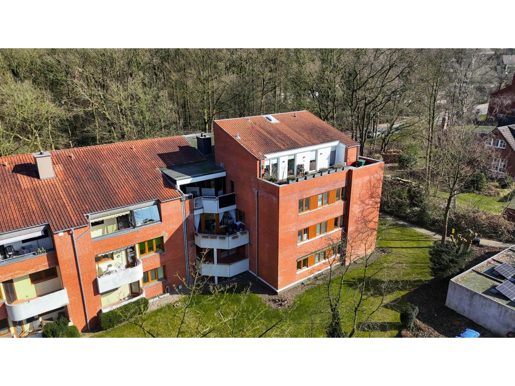 4 Zimmer Wohnung: Rückansicht des Hauses