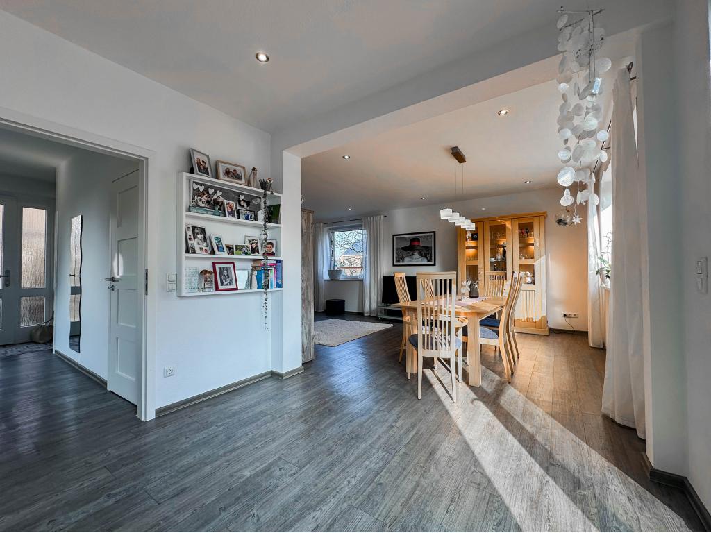 Einfamilienhaus: Wohn- und Esszimmer