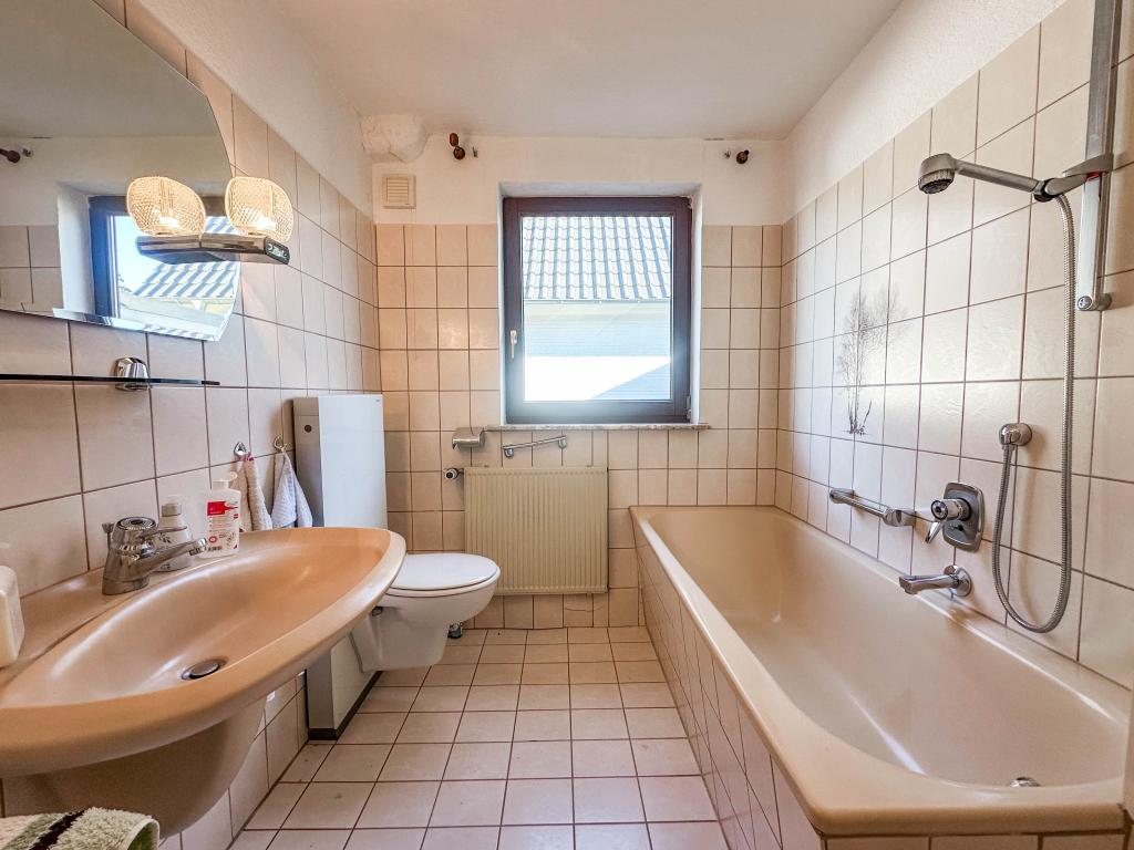 Einfamilienhaus: Badezimmer 1