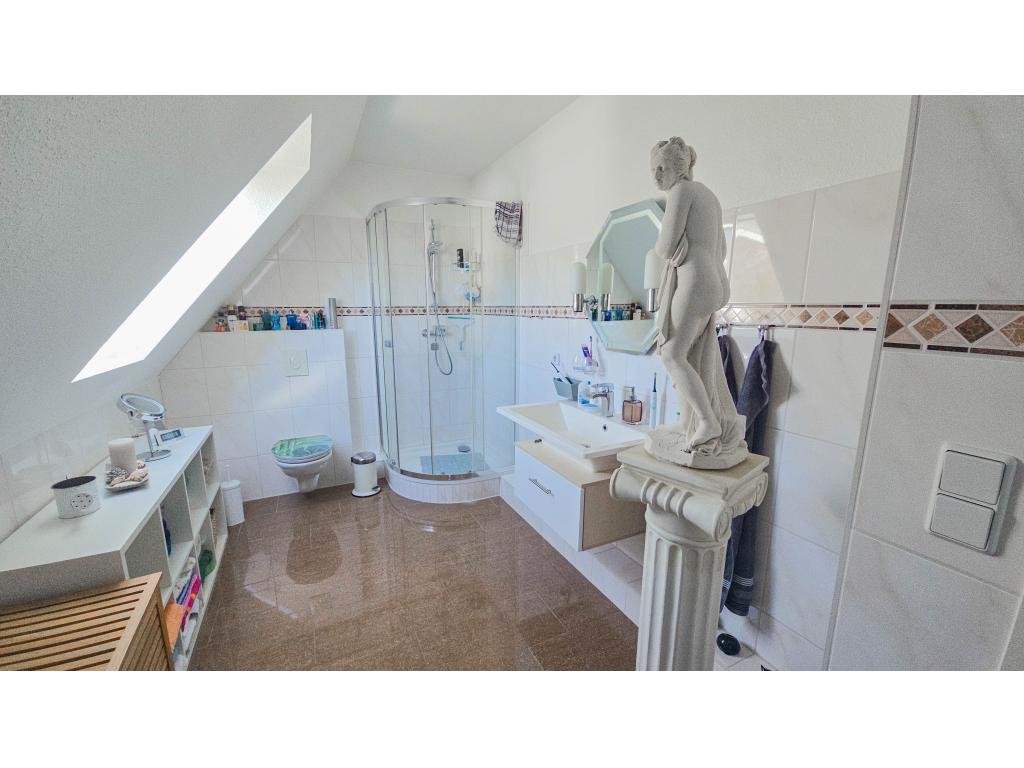 Einfamilienhaus: Badezimmer
