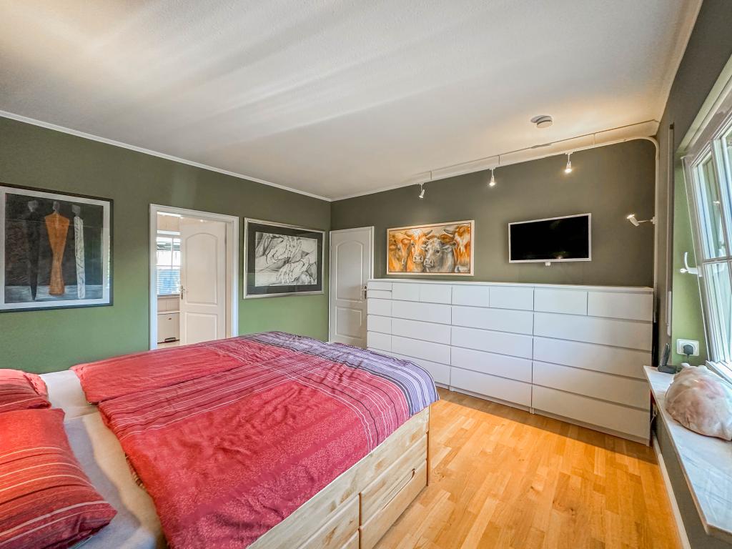 Einfamilienhaus: .. mit Zugang zum Badezimmer 2