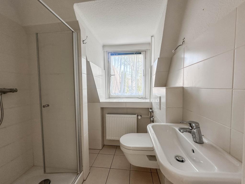 Einfamilienhaus: Badezimmer im DG