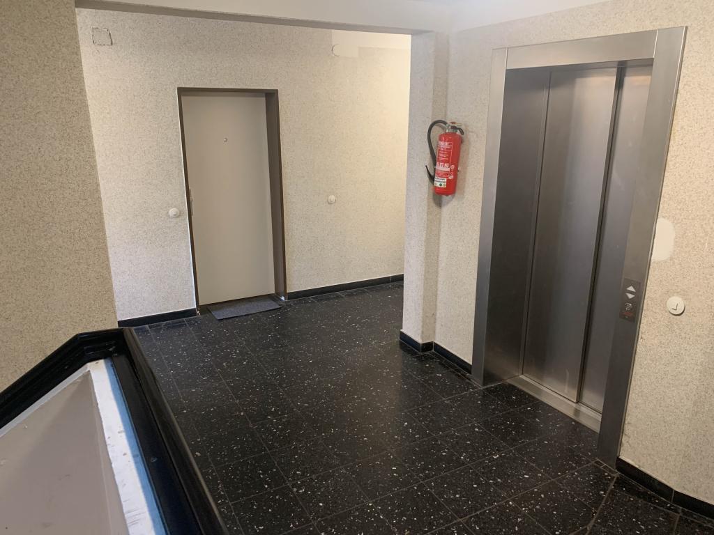 1 Zimmer Wohnung: Treppenhaus