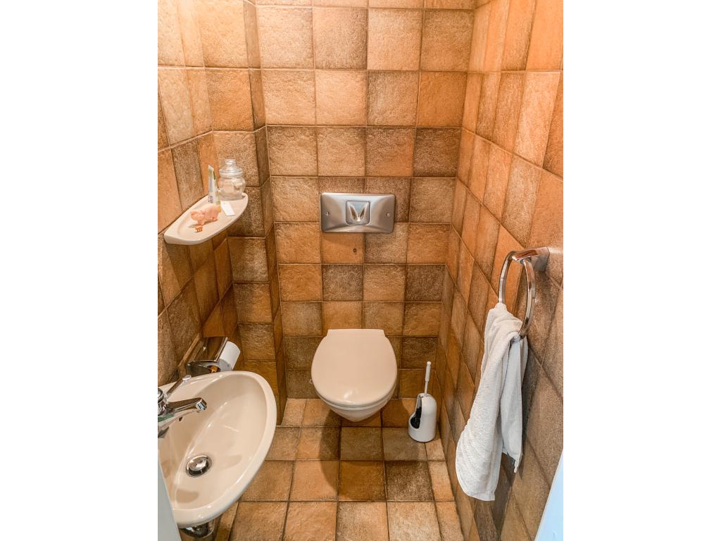 Reihenhaus: Gäste-WC