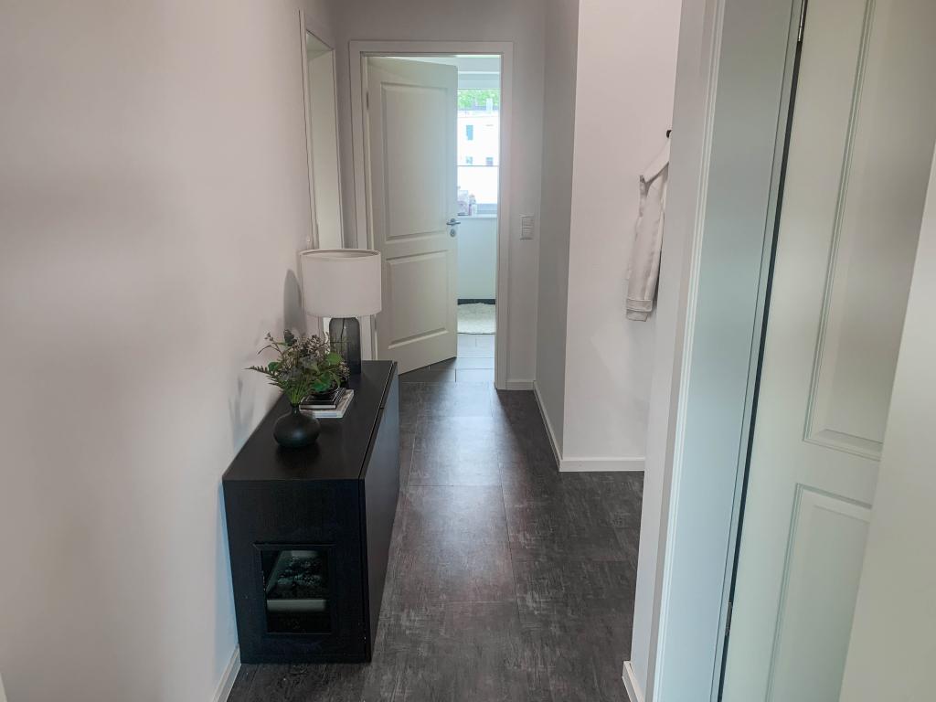 2 Zimmer Wohnung: Flur
