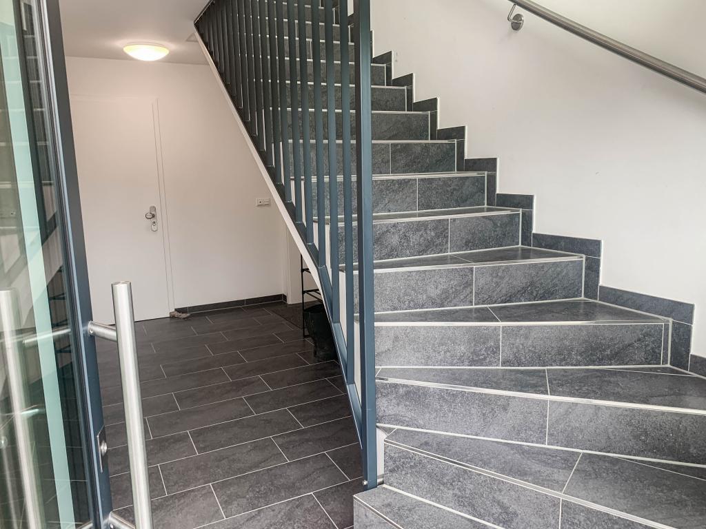 2 Zimmer Wohnung: Hauseingang