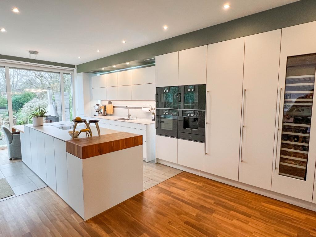 Villa: perfekt ausgestattete Küche