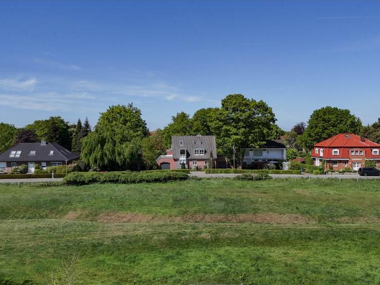 Villa: Blick vom Schwaletal