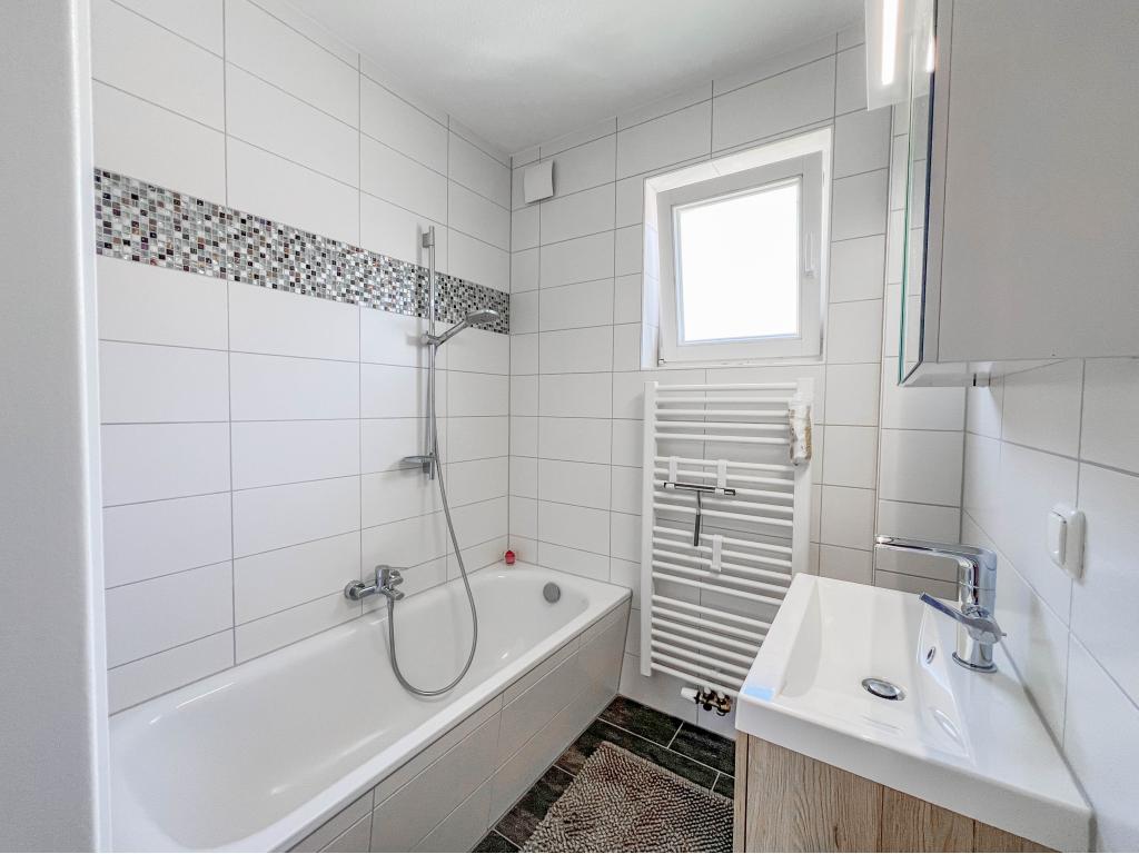 Reihenhaus: Wannenbadezimmer