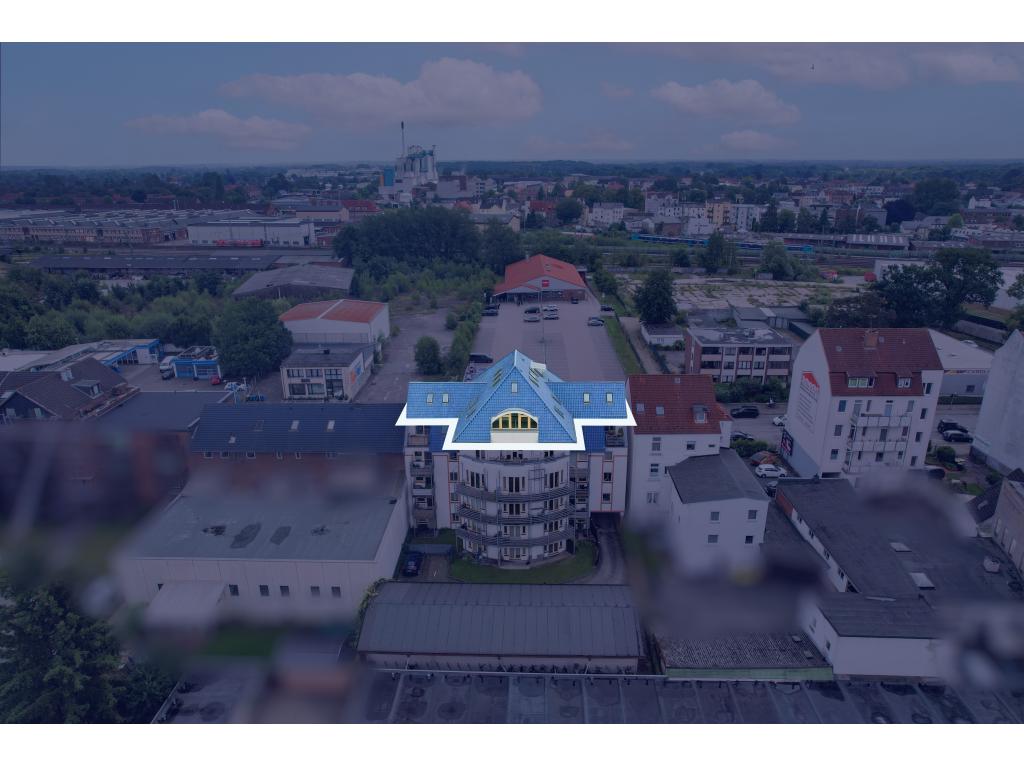 5 Zimmer Wohnung: Dachgeschosswohnung mit großem Balkon