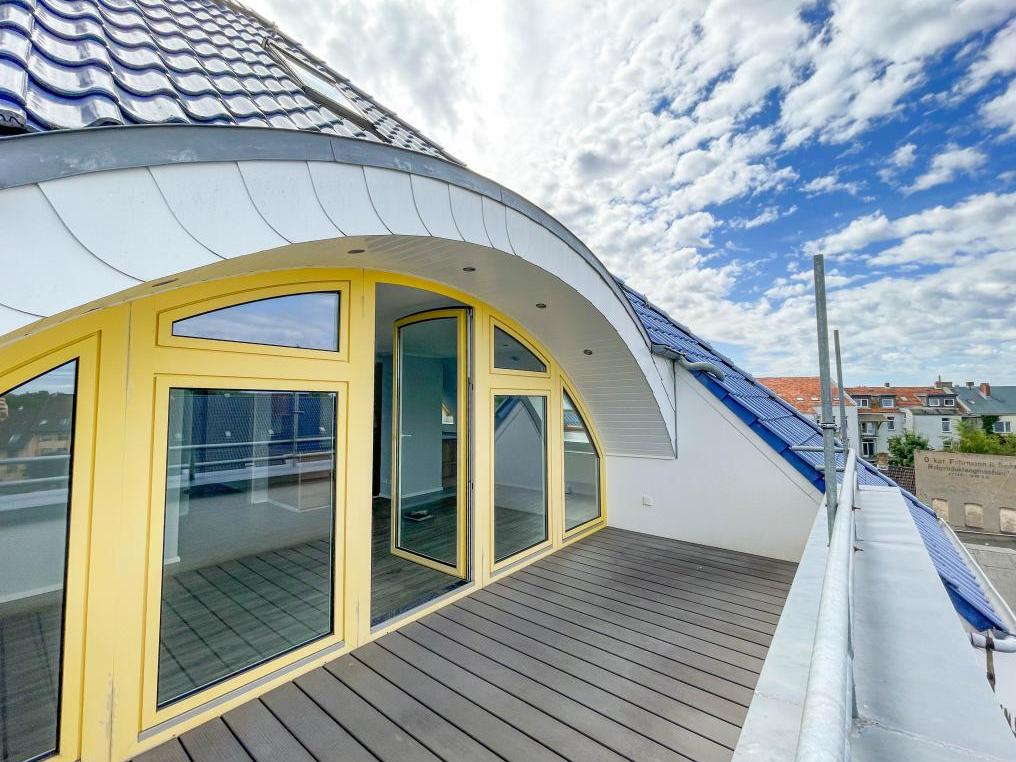 5 Zimmer Wohnung: großer Balkon