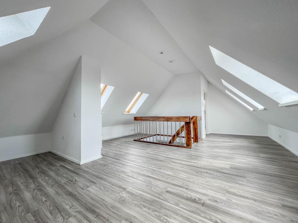 5 Zimmer Wohnung: Raum 1 - Maisonettebereich