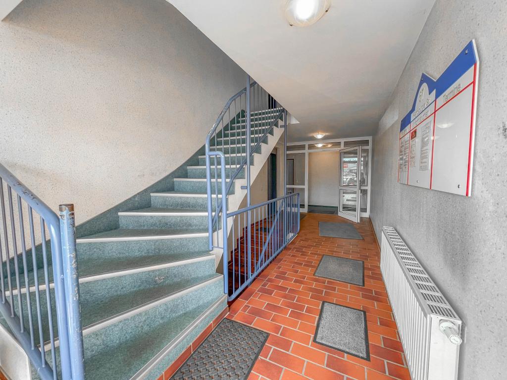 5 Zimmer Wohnung: Treppenhaus