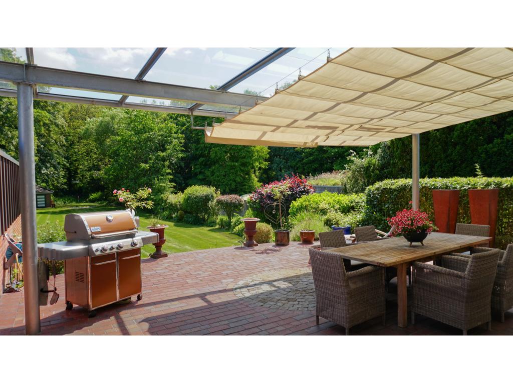 Villa: sonnige Terrasse