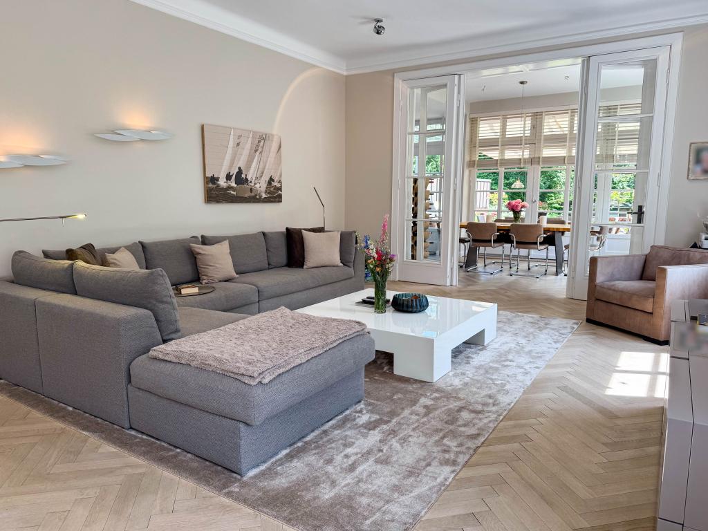 Villa: Wohnzimmer II