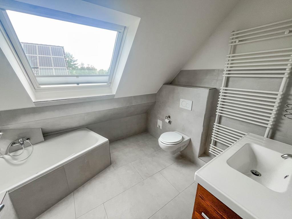 Einfamilienhaus: Vollbad im DG