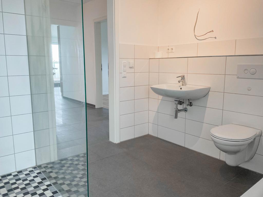 Mehrfamilienhaus: Badezimmer