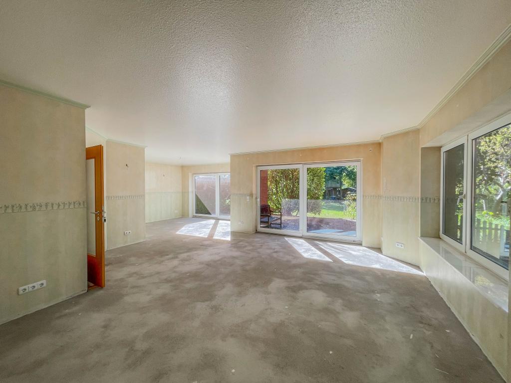 Doppelhaushälfte: Wohn- und Esszimmer