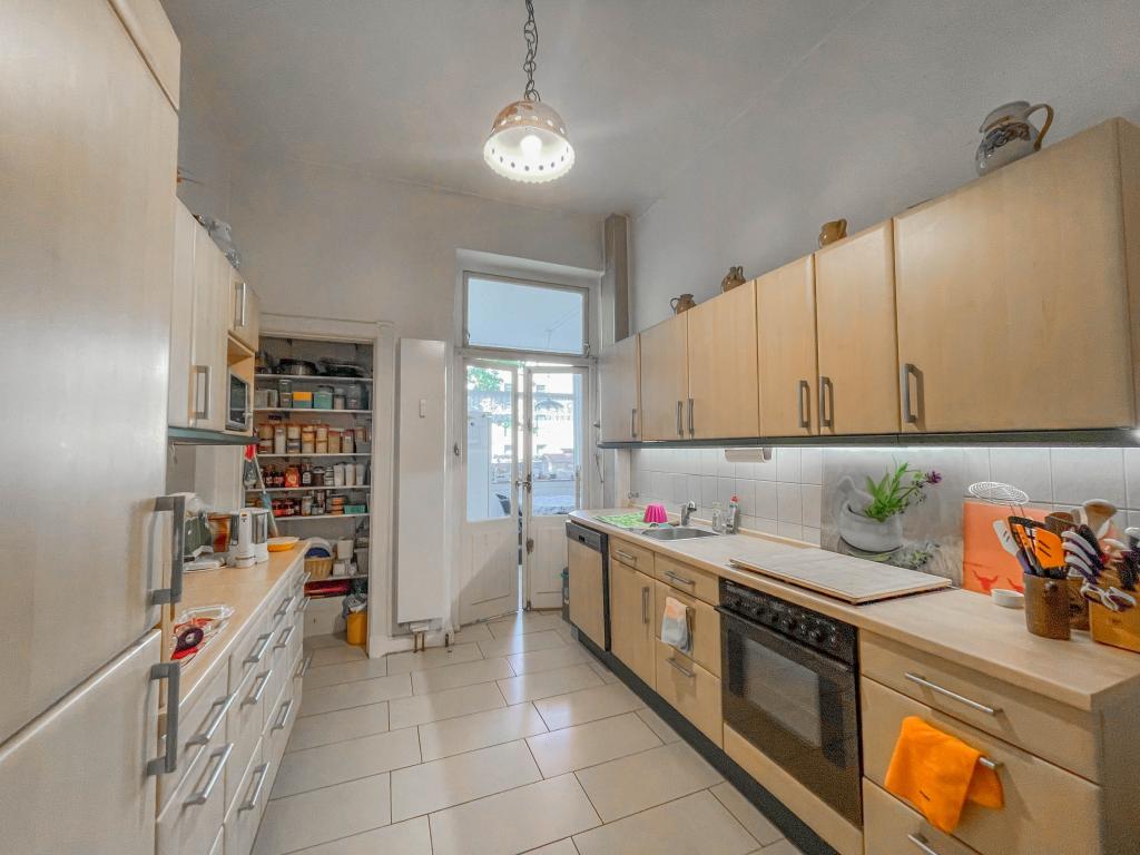 Mehrfamilienhaus: Küche - Wohnung EG