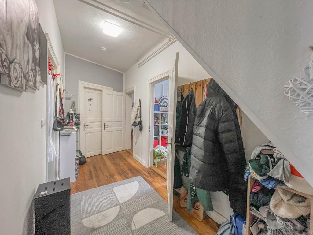Mehrfamilienhaus: Flur - Wohnung DG