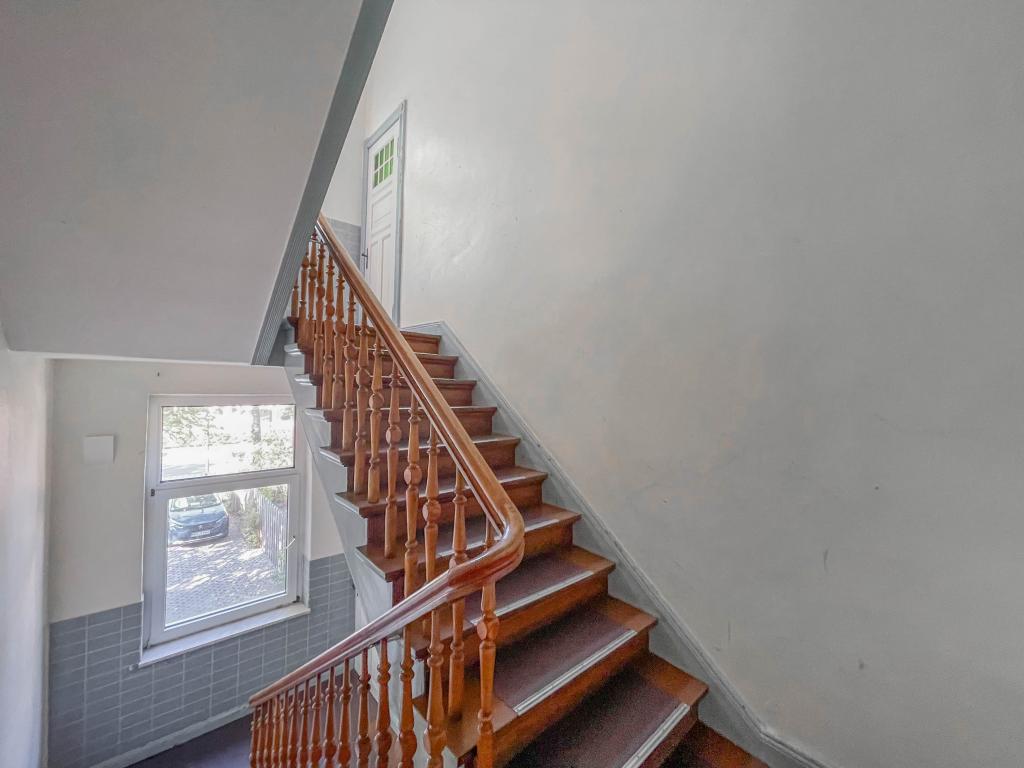 Mehrfamilienhaus: Treppenhaus