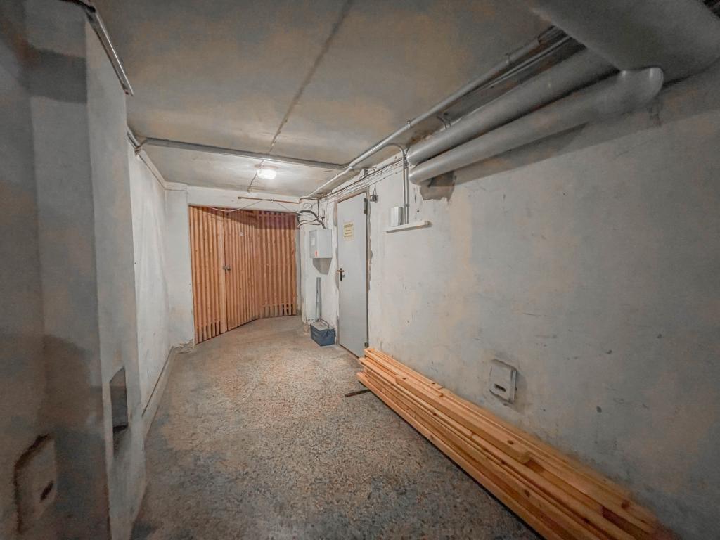 Mehrfamilienhaus: Keller