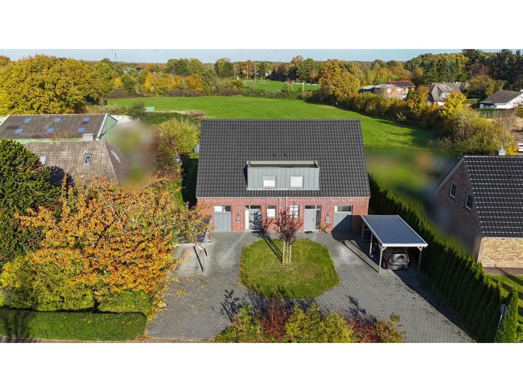 Doppelhaushälfte: Frontansicht