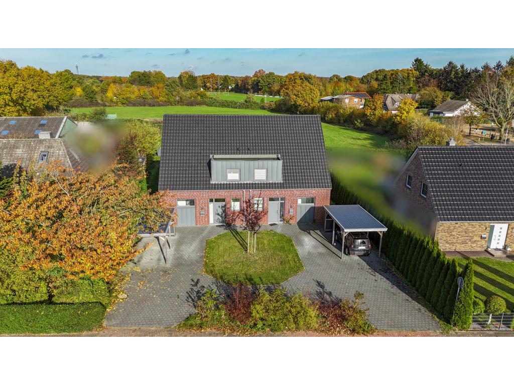 Doppelhaushälfte: Vorderansicht Doppelhaus