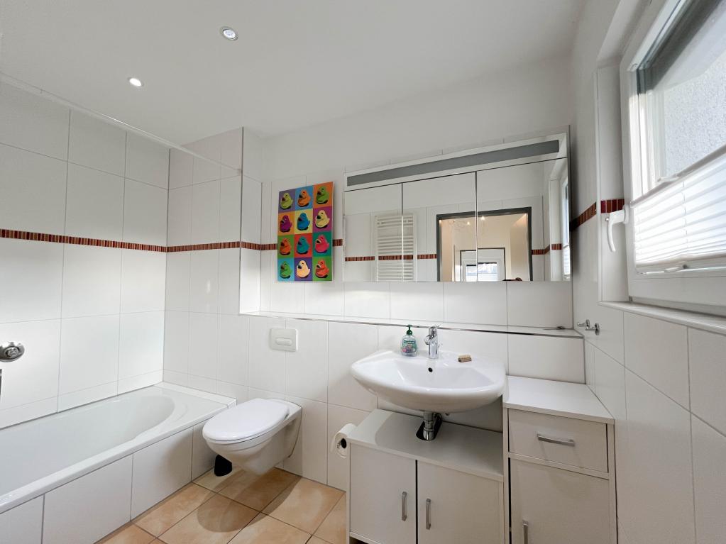 Wannenbad im EG Einfamilienhaus: Wannenbad im EG