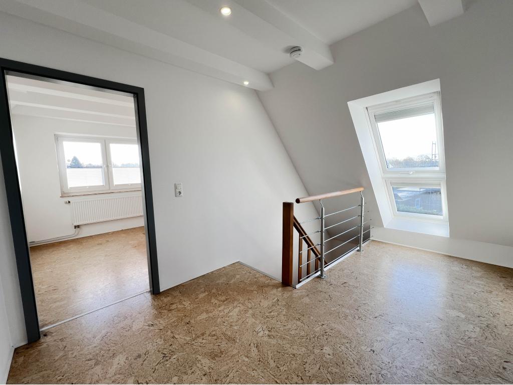 Flur im DG Einfamilienhaus: Flur im DG