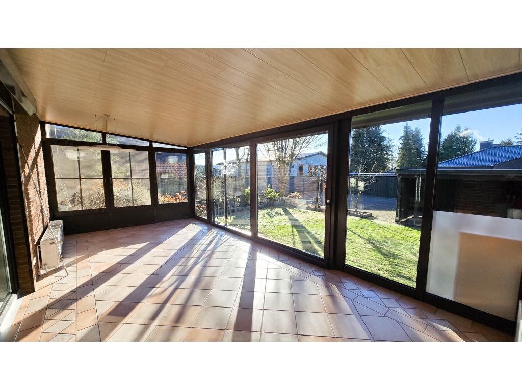 beheizbarer Wintergarten Einfamilienhaus: beheizbarer Wintergarten