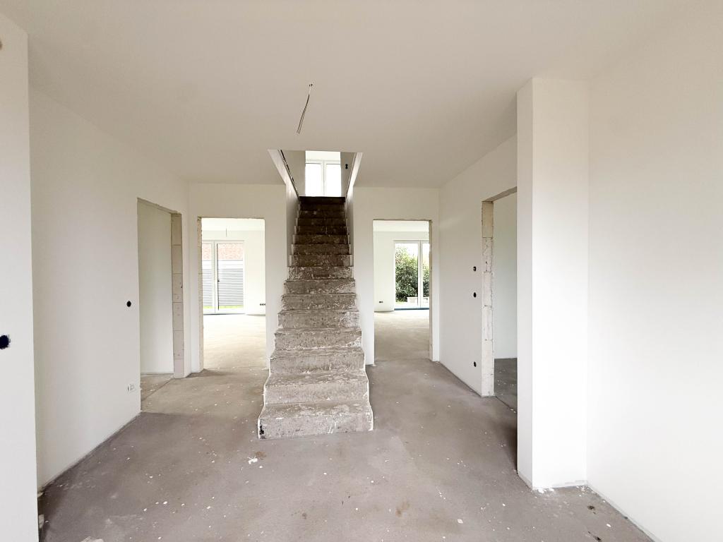 heller Eingangsbereich Doppelhaushälfte: heller Eingangsbereich