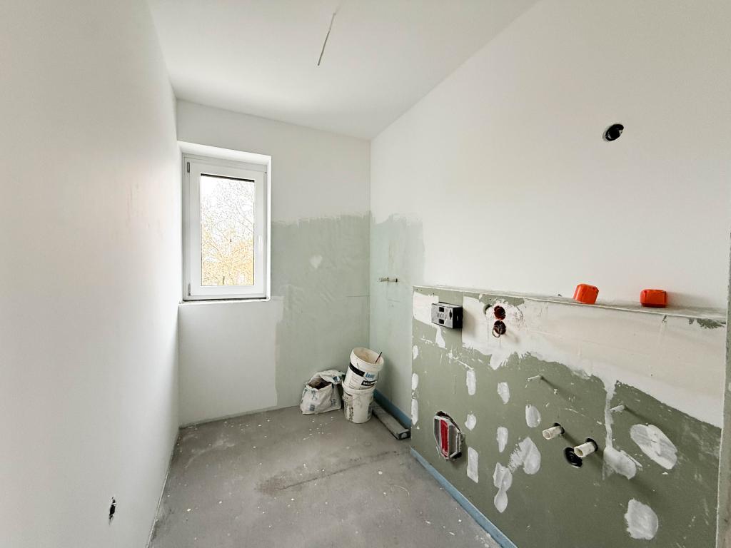 Duschbadezimmer EG Doppelhaushälfte: Duschbadezimmer EG