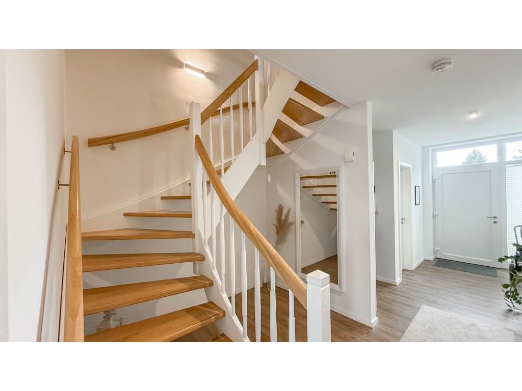 freundlicher Eingangsbereich - Beispiel Doppelhaushälfte: freundlicher Eingangsbereich - Beispiel