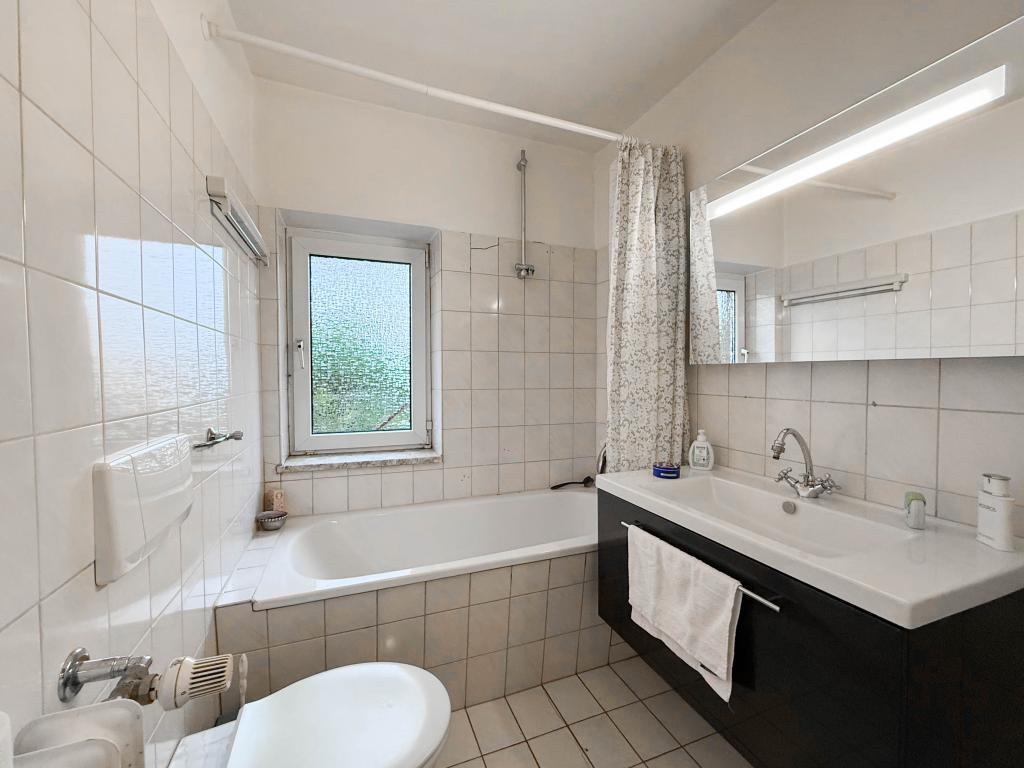 Reihenhaus: Badezimmer