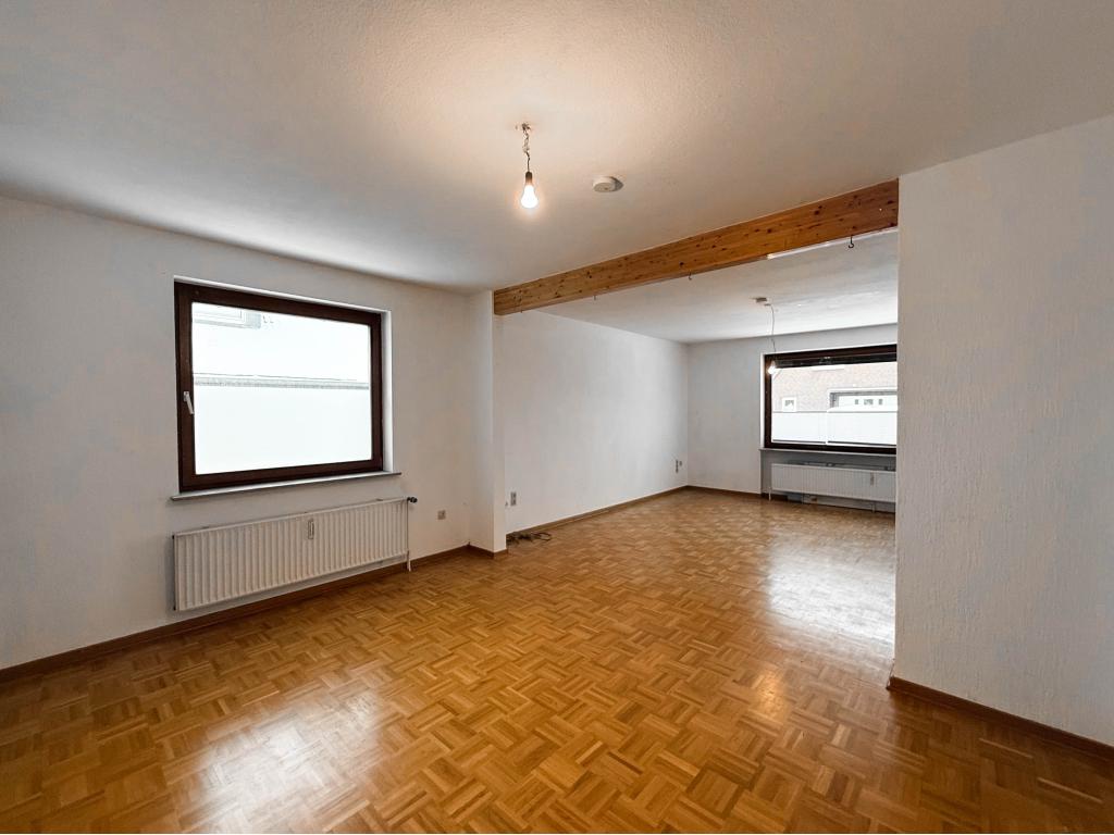 Wohn- und Esszimmer Einfamilienhaus: Wohn- und Esszimmer