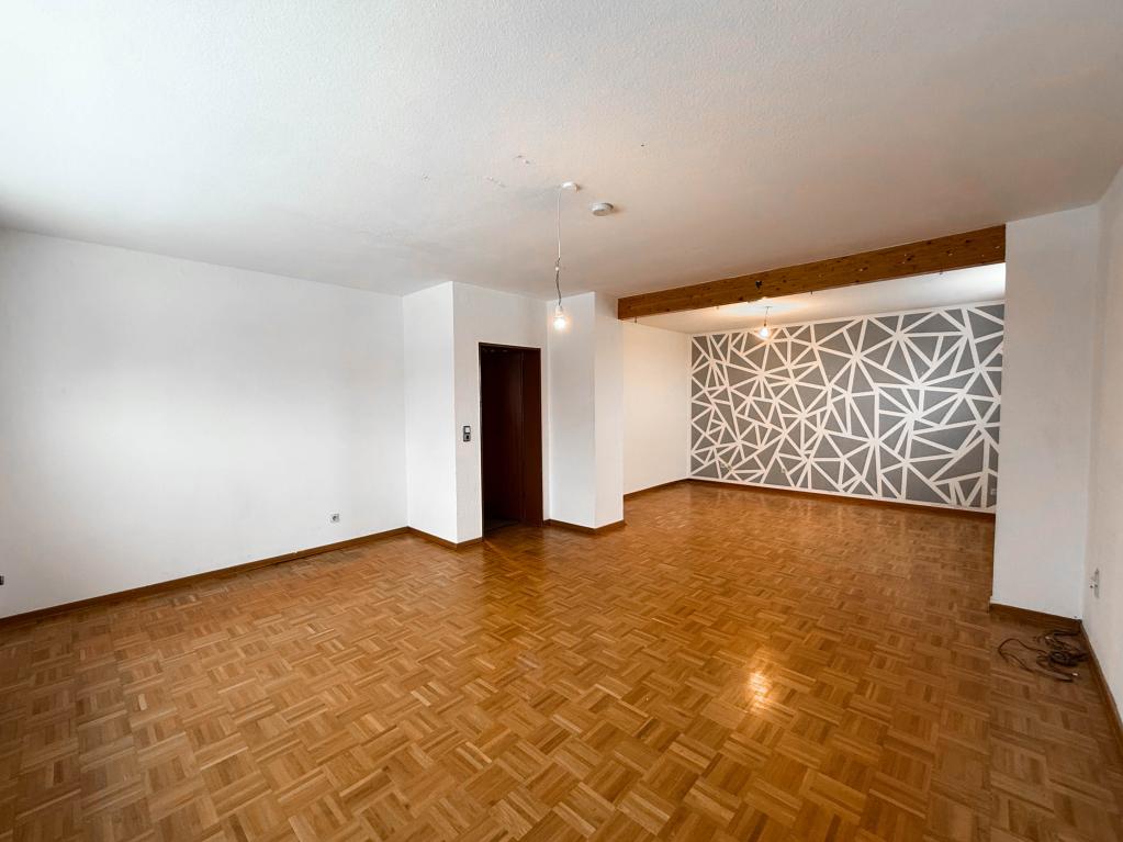 Wohn- und Esszimmer Einfamilienhaus: Wohn- und Esszimmer