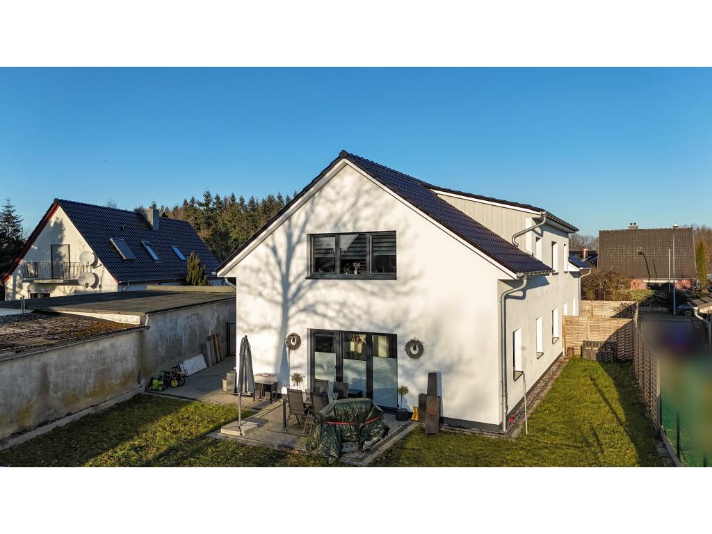 3 Zimmer Wohnung: toller Garten und Terrasse