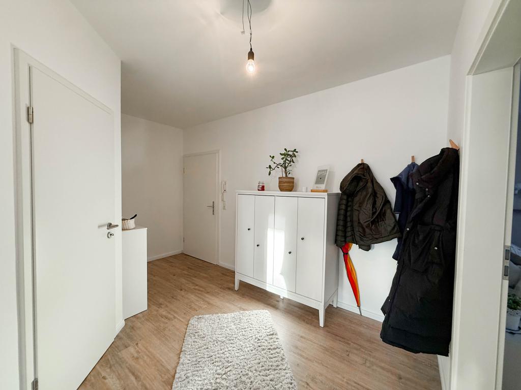 3 Zimmer Wohnung: freundlicher Eingangsbereich