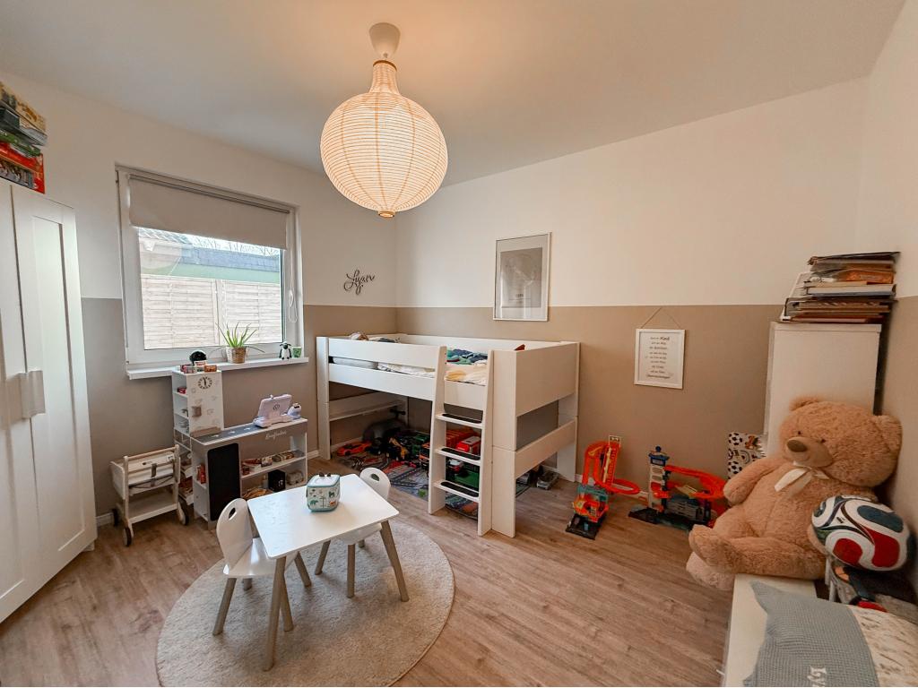 3 Zimmer Wohnung: Kinderzimmer