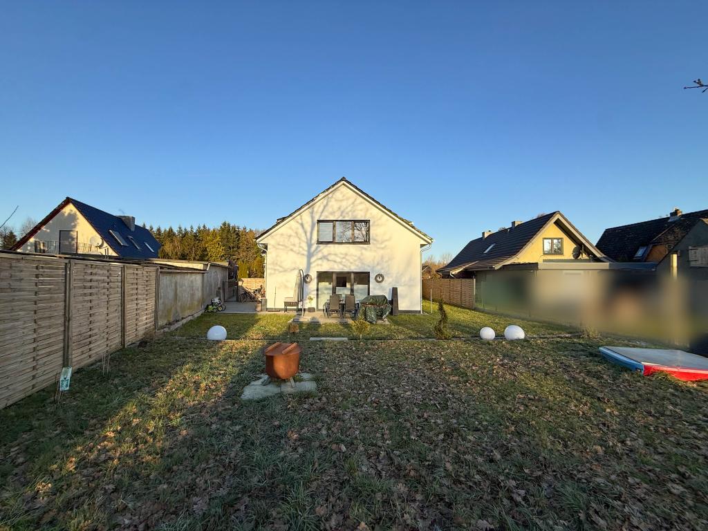 3 Zimmer Wohnung: Garten