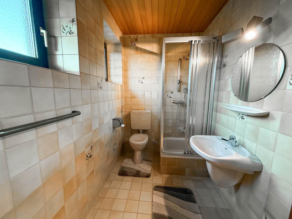 Einfamilienhaus: G&auml;ste-WC