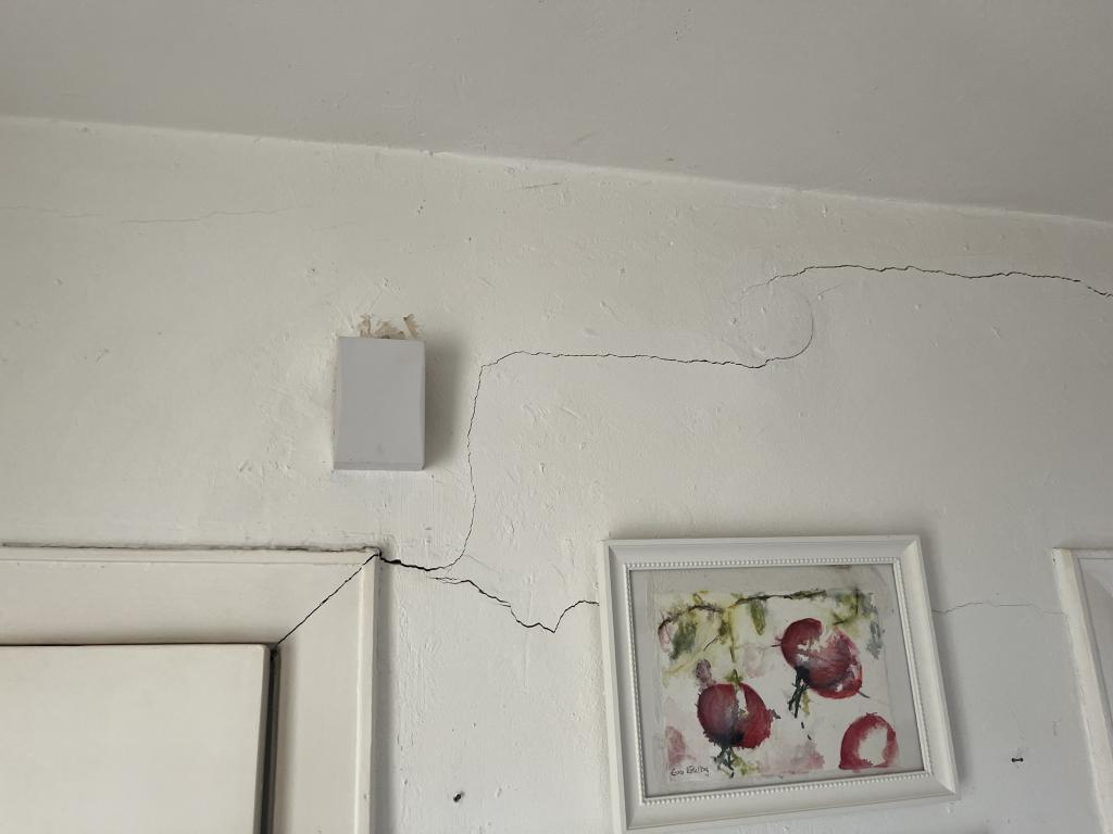 Reihenhaus: Rissbildung innen