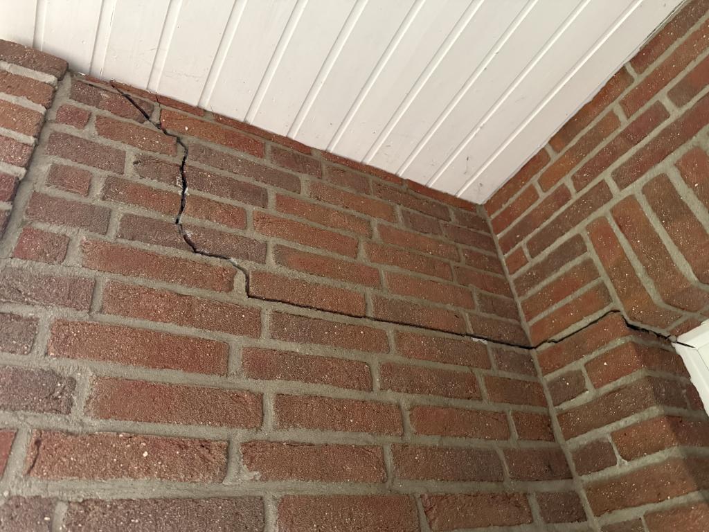 Reihenhaus: Rissbildung Au&szlig;enfassade