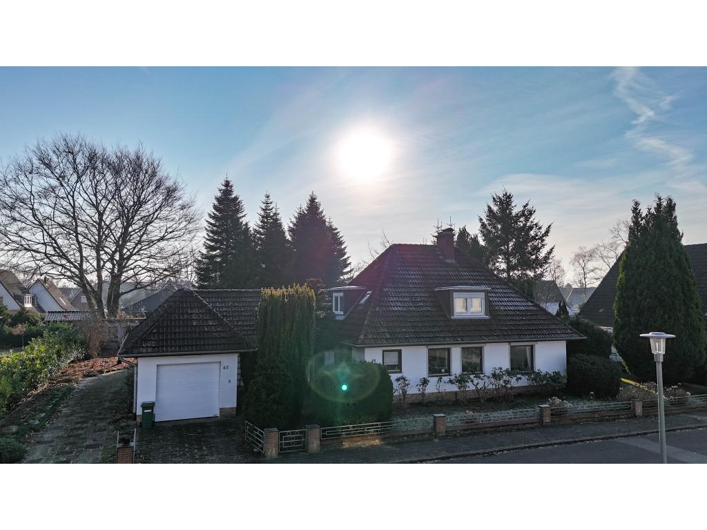 Einfamilienhaus: gro&szlig;es Einfamilienhaus