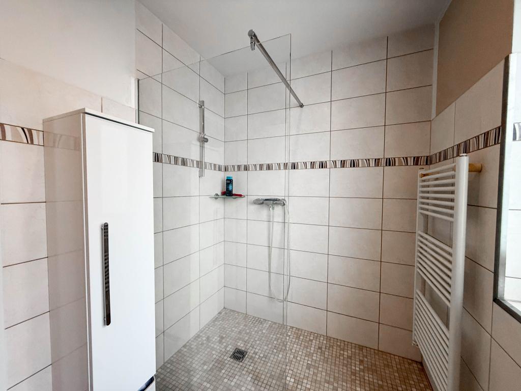 Doppelhaush&auml;lfte: Dusche