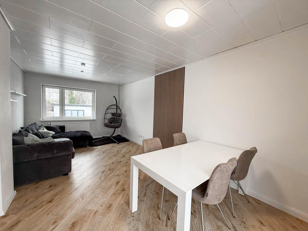 Doppelhaush&auml;lfte: Wohn- und Esszimmer