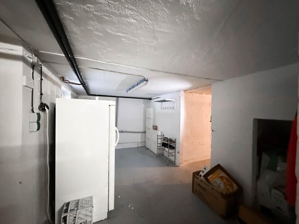 Doppelhaush&auml;lfte: Kellerraum / Heizungsraum