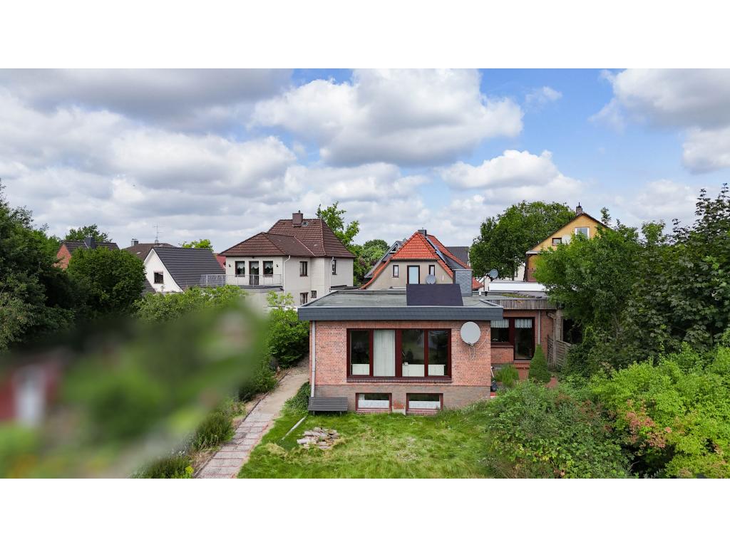 Einfamilienhaus: R&uuml;ckansicht des Hauses